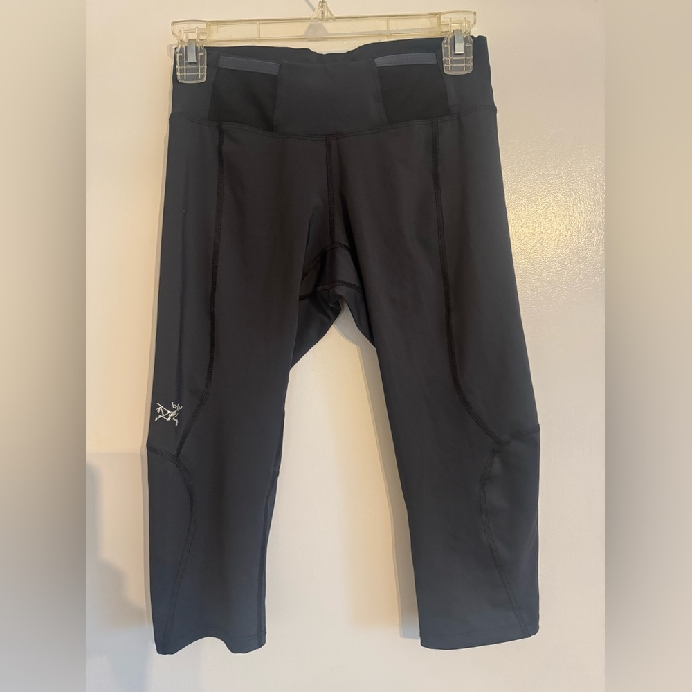 Title: Arc’teryx Cropped Capri Leggings Performance Stretch Black Size S